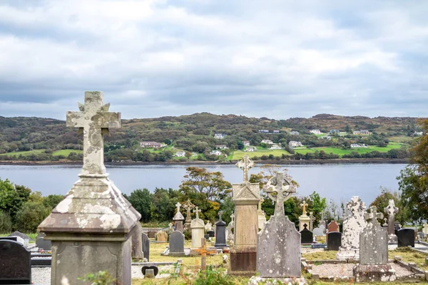 Cmentarz z widokiem na Atlantyk w Killybegs, hrabstwo Donegal - Irlandia — Zdjęcie stockowe