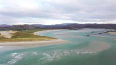 Donegal, İrlanda 'da Lettermacaward' ın Dooey plajı.
