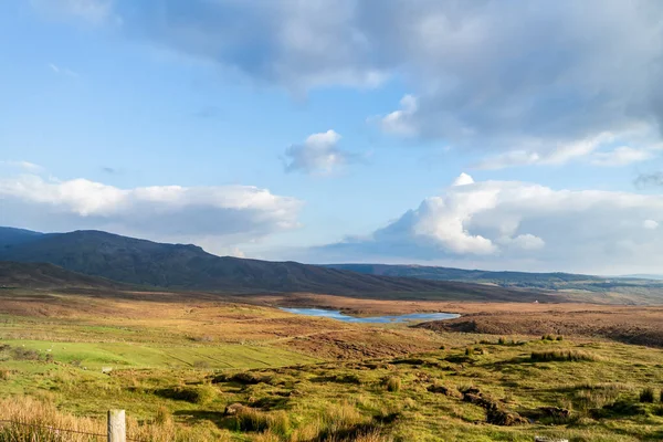 BetweenTymeen en Meenaguse in de bluestack Mountains in Donegal - Ierland — Stockfoto