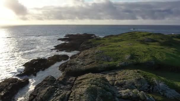 Красивий острів Інішбарног у Россбегу (графство Донегал - Ірландія).. — стокове відео