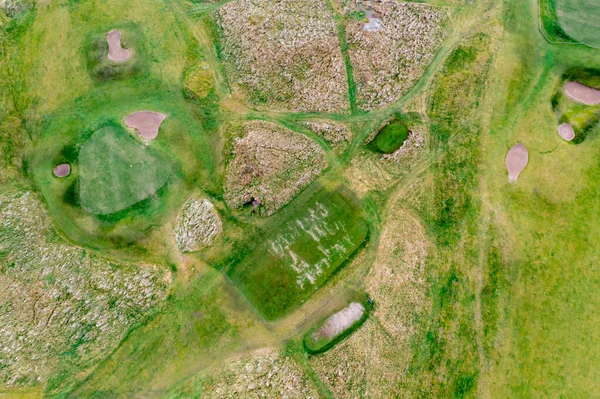 Letecký pohled na golfové hřiště v Irsku — Stock fotografie