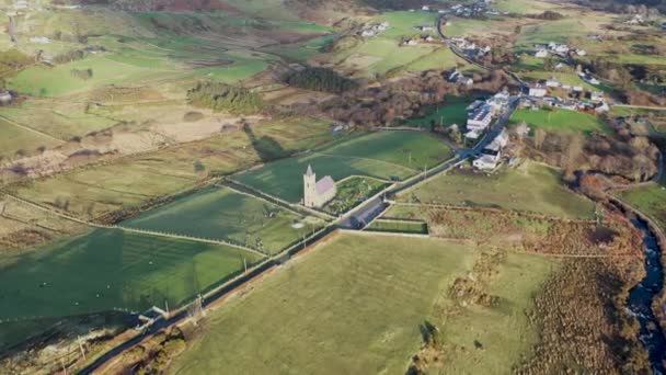 Vista Aérea Igreja Columbas Irlanda Glencolumbkille República Irlanda — Vídeo de Stock