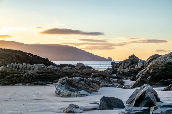 Spiaggia di Kiltoorish Bay tra Ardara e Portnoo nel Donegal - Irlanda. — Foto Stock