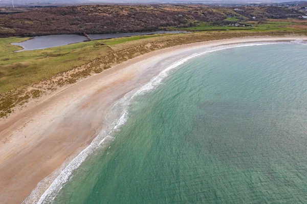 Aerial view of Cashelgolan beach, Castlegoland, by Portnoo in County Donegal - Ireland — Stock Photo, Image