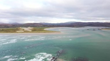 Donegal, İrlanda 'da Lettermacaward' ın Dooey plajı.