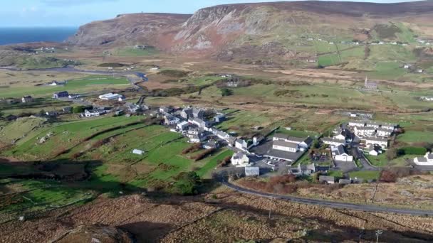 Veduta aerea di Glencolumbkille nella contea di Donegal, Repubblica d'Irleand — Video Stock