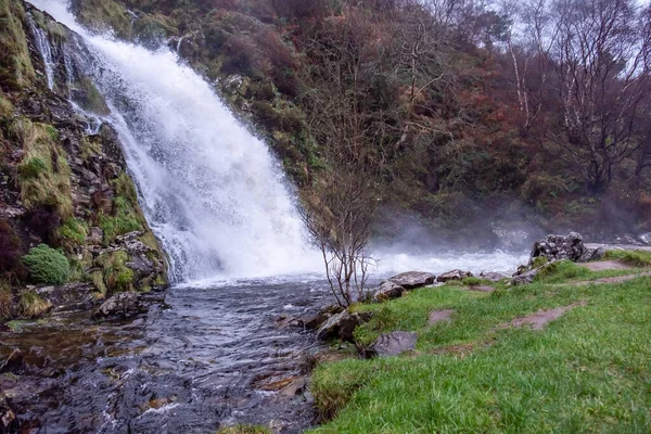 爱尔兰Donegal县Ardara的Assaranca瀑布 — 图库照片