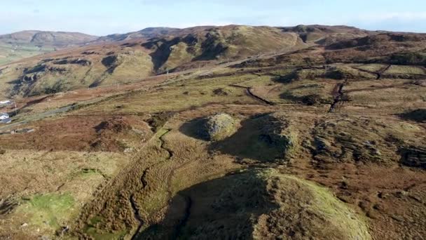Pedras nos campos em Glencolumbkille no Condado de Donegal, República de Irleand — Vídeo de Stock
