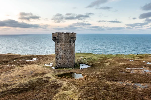 A torre em Glencolumbkille no Condado de Donegal - Irlanda — Fotografia de Stock