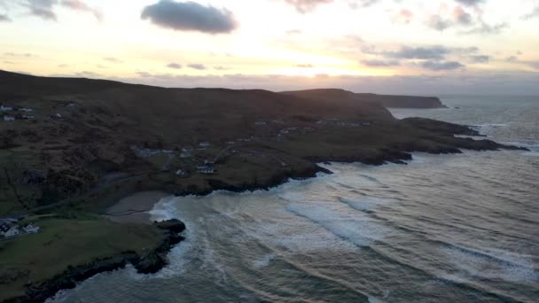 Aerial view of Glen Bay in Glencolumbkille in County Donegal, Republic of Irleand — Stock Video