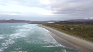 Donegal, İrlanda 'da Lettermacaward' ın Dooey plajı.
