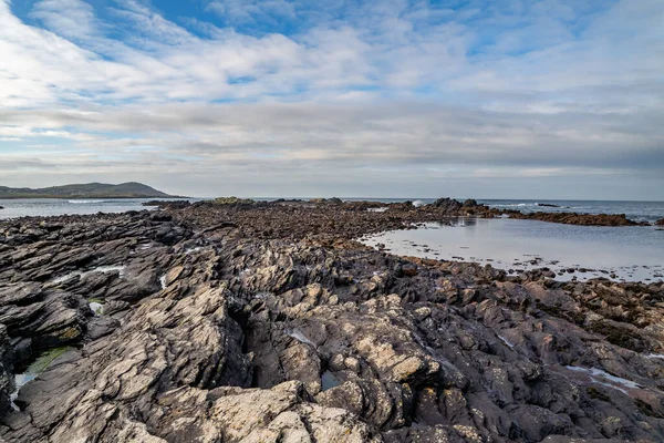 As rochas de Carrickfad por Portnoo em Narin Strand no Condado de Donegal Irlanda — Fotografia de Stock