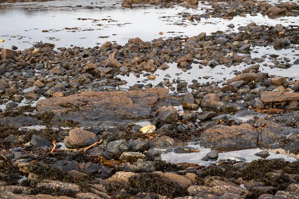 The rocks of Carrickfad by Portnoo at Narin Strand in County Donegal Ireland — Stock fotografie