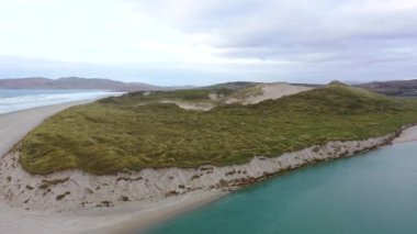 Donegal, İrlanda 'da Lettermacaward' ın Dooey plajı.