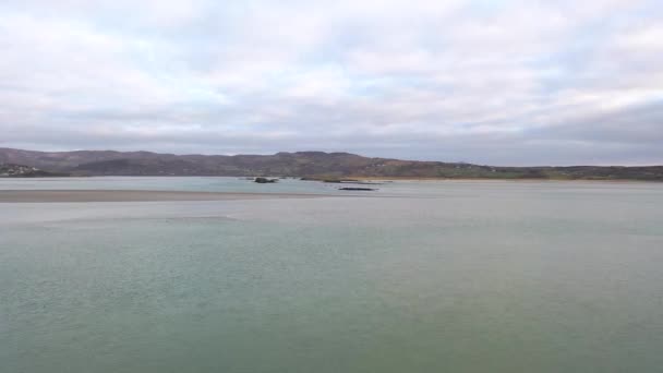 Playa Dooey por Lettermacaward en el Condado de Donegal - Irlanda — Vídeo de stock