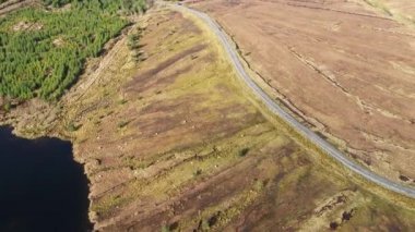 Killybegs, County Donegal - İrlanda 'dan Lough Aroshin' in hava görüntüsü