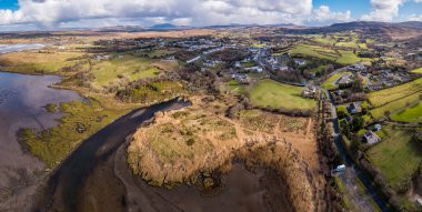 Ardara 'nın Donegal İlçesi' ndeki hava görüntüsü - İrlanda