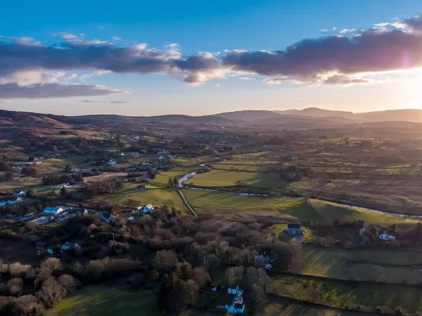 Vista aérea de Glenties em County Donegal, Irlanda — Fotografia de Stock
