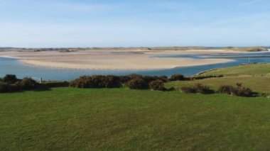 Donegal İlçesindeki Ballyness Körfezi 'nin havadan görünüşü - İrlanda
