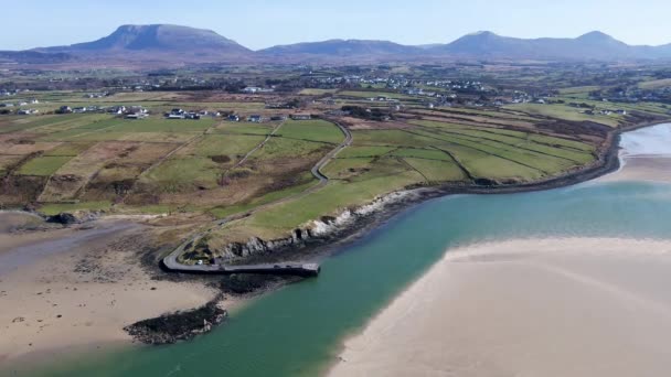 Vista aérea do Cais Ballyness no Condado de Donegal - Irlanda — Vídeo de Stock