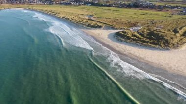 Donegal Bölgesi 'ndeki Dunfanaghy' nin havadan görünüşü - İrlanda
