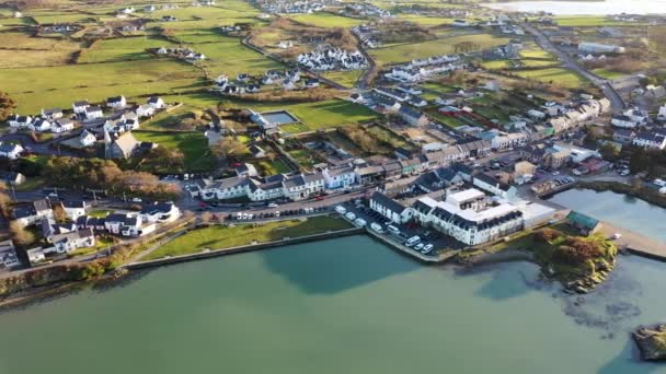 Letecký pohled na Dunfanaghy v hrabství Donegal - Irsko — Stock video