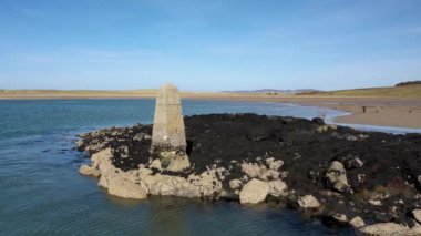 Donegal İlçesindeki Ballyness İskelesi 'nin havadan görünüşü - İrlanda