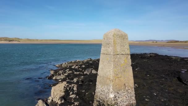 มุมมองทางอากาศของท่าเรือ Ballyness ในเขต Donegal ไอร์แลนด์ — วีดีโอสต็อก