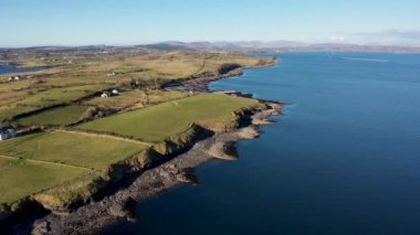 Ballyederland 'daki muhteşem kayalık sahil manzarası County Donegal' deki St Johns Point - İrlanda.
