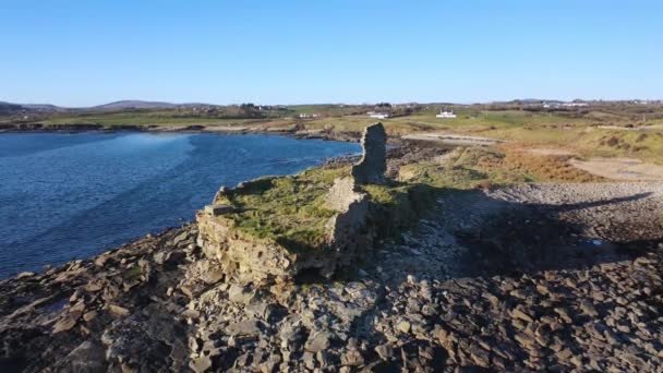 McSwynes castelo está localizado em St Johns Point no Condado de Donegal - Irlanda. — Vídeo de Stock