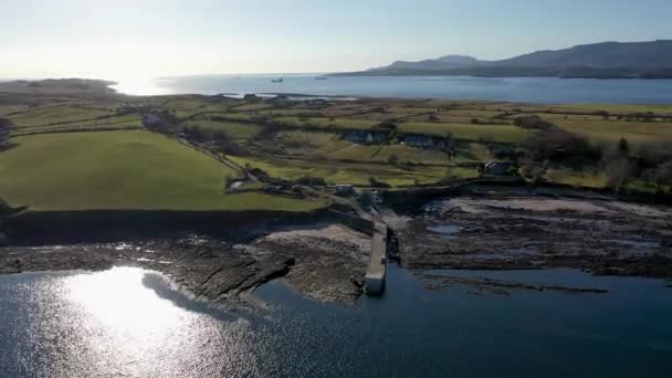 Aerial view of the amazing rocky coast at Ballyederland by Dunkineely in County Donegal - Ireland — Wideo stockowe