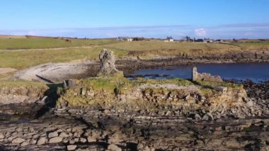McSwynes Şatosu Donegal, İrlanda 'daki St Johns Point' te yer almaktadır..
