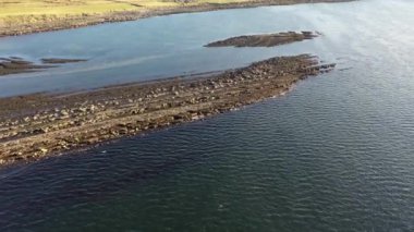 Donegal İlçesi 'ndeki Portned Adası' nın yanındaki St. Johns Point 'teki labirent kıyı manzarası.