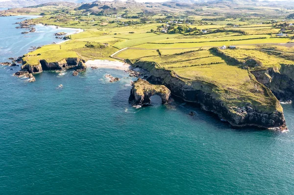 Flygfoto Över Great Pollet Sea Arch Fanad Peninsula Grevskapet Donegal — Stockfoto