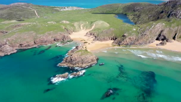 Luftaufnahme Des Strandes Murder Hole Offiziell Boyeghether Bay Der Grafschaft — Stockvideo