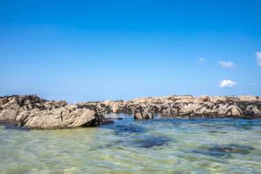 Donegal, İrlanda 'daki Narin Caddesi' nde güzel, berrak su.