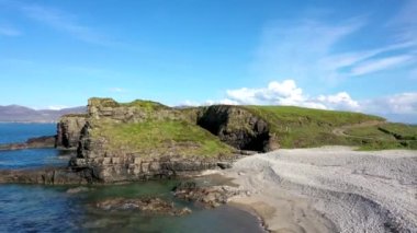 Büyük Pollet Deniz Kemeri, Fanad Yarımadası, Donegal İlçesi, İrlanda Havadan Görünümü.