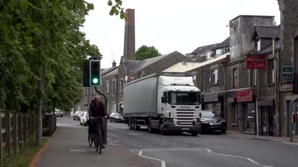Enniskillen Northern Ireland July 2022 Traffic Moving Sligo Road — Video Stock