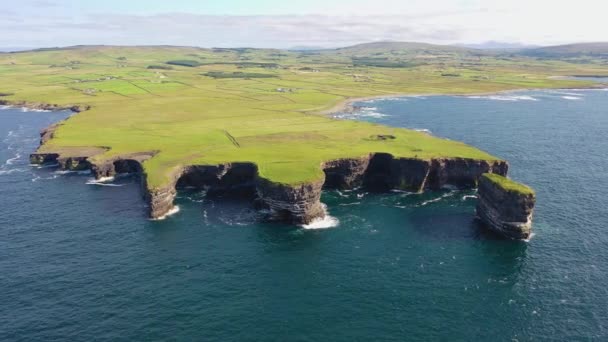 Aerial View Dun Briste Sea Stick Downpatrick Head County Mayo — ストック動画