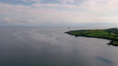 Killybegs 'i ilk kez ziyaret ettikten sonra ayrılan bir yolcu gemisi..