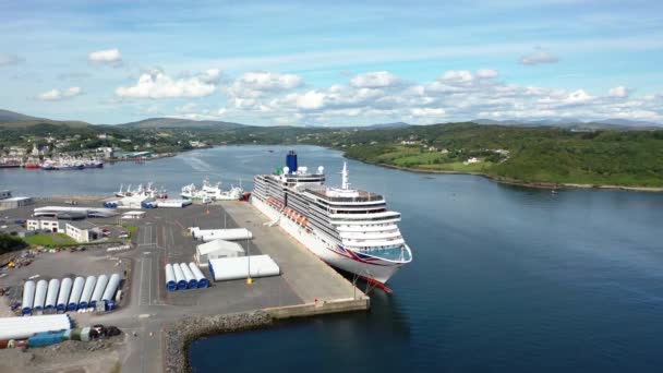 Killybegs Ireland July 2022 Arcadia Cruise Ship Cruises Fleet Leaving — Vídeo de stock