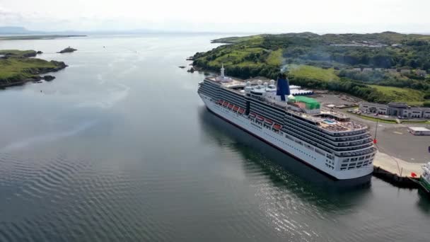 Killybegs Ireland July 2022 Arcadia Cruise Ship Cruises Fleet Leaving — Vídeos de Stock
