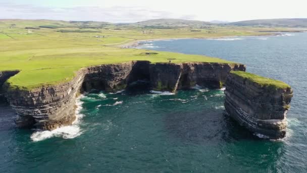 Aerial View Dun Briste Sea Stick Downpatrick Head County Mayo — Stockvideo