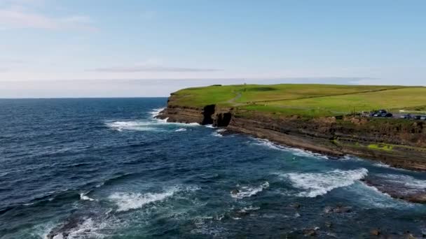 Aerial View Dun Briste Sea Stick Downpatrick Head County Mayo — Vídeo de stock