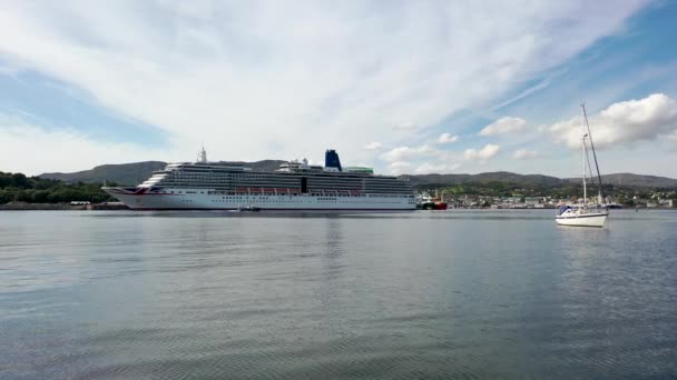 Killybegs Ireland July 2022 Arcadia Cruise Ship Cruises Fleet Leaving — Stock video