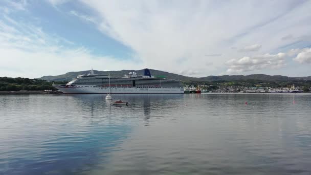 Killybegs Ireland July 2022 Arcadia Cruise Ship Cruises Fleet Leaving — Video Stock