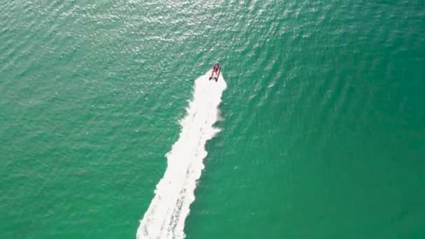 Aerial Jspeed Boat Driving Atlantic Ocean Downings County Donegal Ireland — Stockvideo