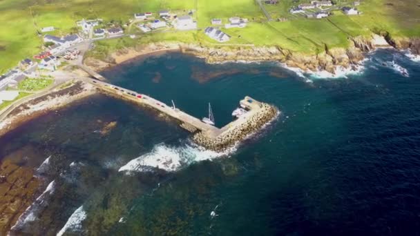 Aerial View Tory Island West Town Harbour County Donegal Republic — Vídeo de stock