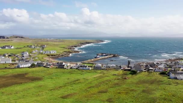 Aerial View Tory Island West Town Harbour County Donegal Republic — Vídeos de Stock