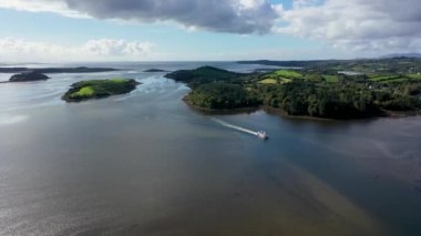 Donegal Kasabası, Donegal, İrlanda 'ya giden su otobüsü..